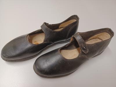 Ladies Shoes - by Barnet Glass