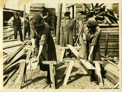 Original reprint of British Official Photograph - Women Carpenters in France 2