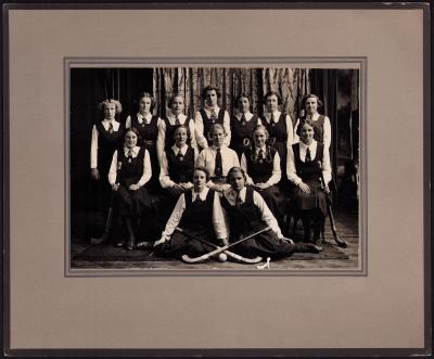 Girls Hockey Team 1937