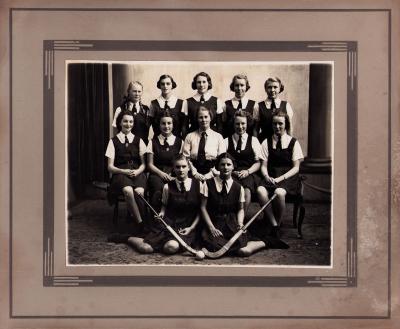 Girls Hockey Team 1939