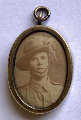 Australian Light Horse sweetheart pendant