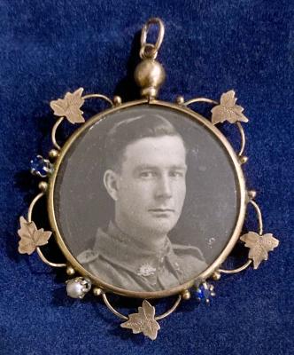 WWI era double-sided pendant locket featuring an Australian soldier