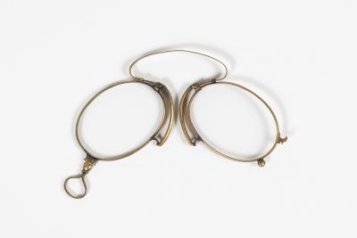 PINCE-NEZ, ARCHIBALD PAULL BURT