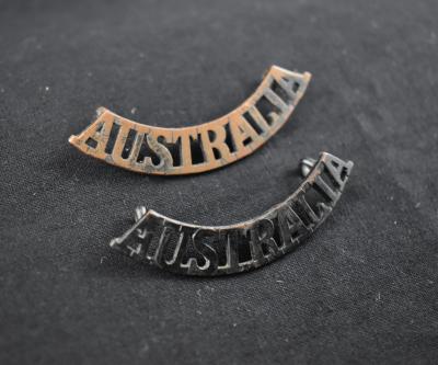 Pair of First World War 'AUSTRALIA' Shoulder Title Badges
