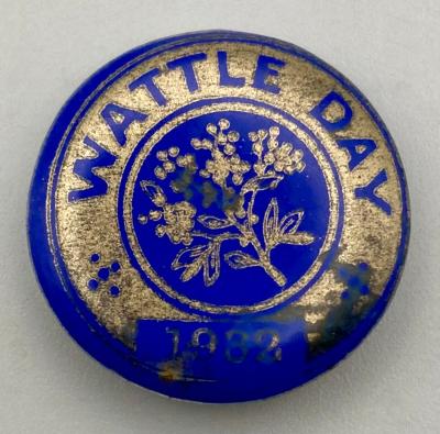 'Wattle Day 1932' fundraising badge - small size