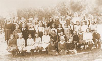 Claremont Central School Std V 1918