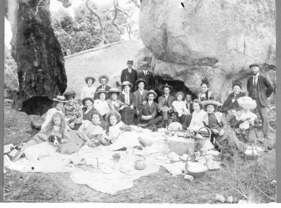 PICNIC GROUP, ALBANY ENVIRONS, 1903