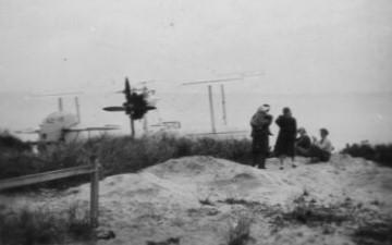 World War 2, Western Australia, Rottnest Island, Thomson Bay, HMAS Sydney Walrus, 1938