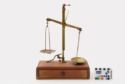 APOTHECARY BEAM SCALES