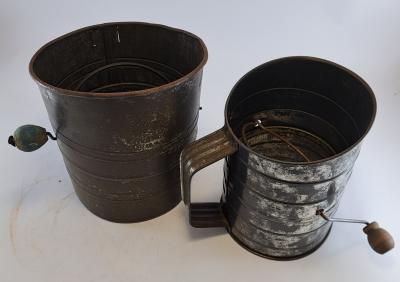 sieve flour 