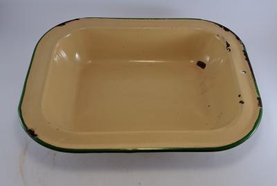 enamel pie dish 