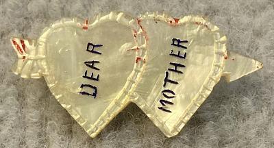 Mother of pearl hearts and arrow sweetheart brooch for 'Dear Mother'