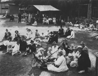 Claremont Council Workers Picnic At The Zoo