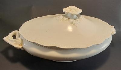 vegetable  dish & lid 