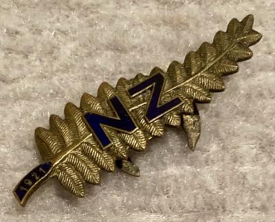 1921 New Zealand silver fern sweetheart brooch
