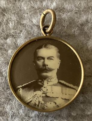 Boer War era double-sided photographic pendant - Lord Kitchener