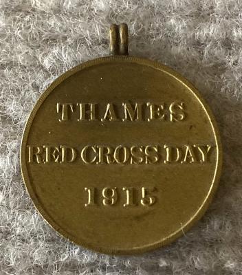 Fundraising pendant sold to support Thames Red Cross Day - 1915