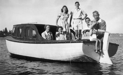Bright Family Boat