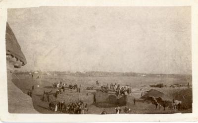 First World War Photograph of a Crowd of Soldiers & Locals at the Giza Plateau