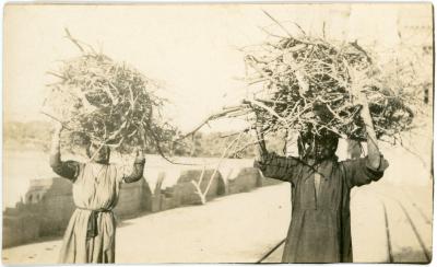 First World War Photograph of 2 Egyptian Women Carrying Firewood on their Heads