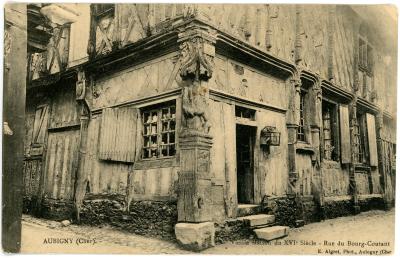 First World One Postcard ‘AUBIGNY -Vieille Maison du XVI’ sent from Pte. Edward Charles MOUCHEMORE, 6351