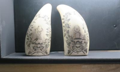 SCRIMSHAW (CROSS PLUS GARLANDS)