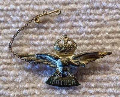 WWII era Air Force sweetheart brooch engraved to 'Mother'