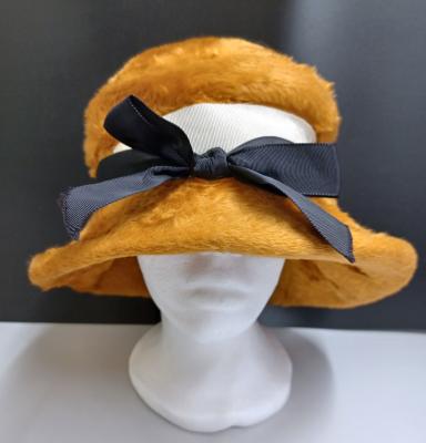 Hat (mustard) - Otto Lucas