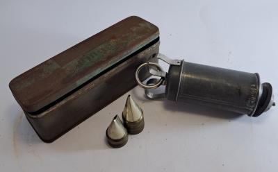 Icing Syringe, container and interchangeable nozzles 