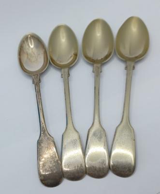 Set of teaspoons