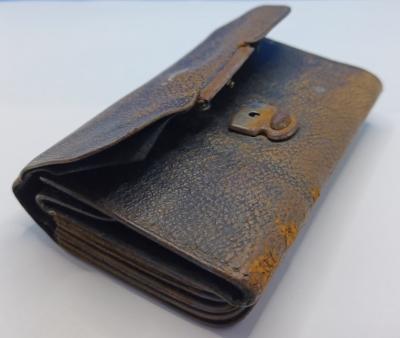 Leather purse