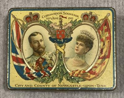 Souvenir chocolate tin - Coronation of King George V and Queen Mary (1911)