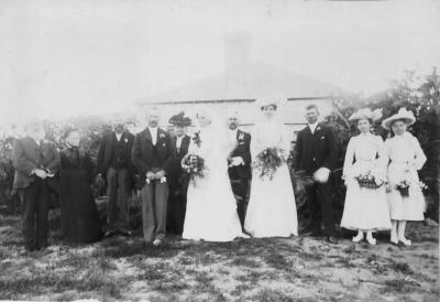 Wedding photograph of George David Brand & Elizabeth Sarah (Bessie) Brand nee Clarkson