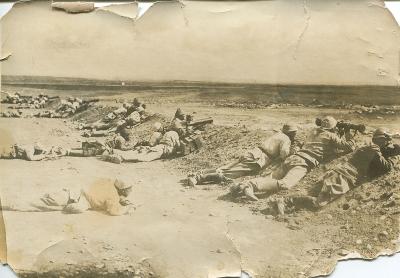 World War 1 , Middle East, Turkish machine gunners. 1917