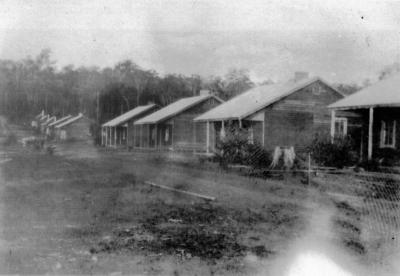 Barrabup houses being erected at Nannup Mill
