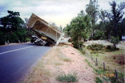 14/9/1995 Warren Road - Moving container for "Beenup" mine