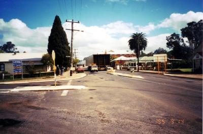 14/9/1995 Warren Road - Moving container for "Beenup" mine