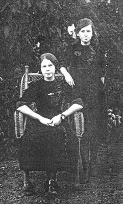 Edna & Clara