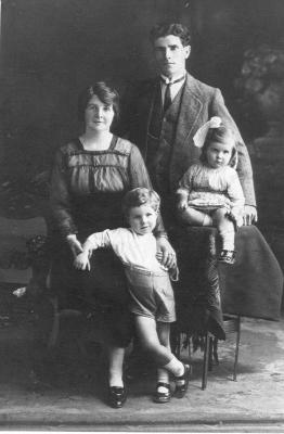 Curly, May, Edna & Ron Murphy. BBP C.1920