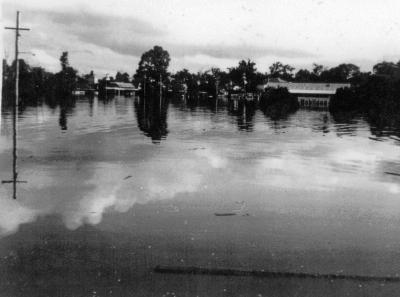 From Balingup Road over Dry Brook to the town