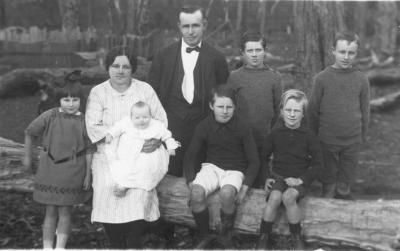 <a href="https://www.flipsnack.com/NannupHistory/sobott-family-australia.html" target="_blank">Click here to view a history of the Sobott Family in Ellis Creek near Nannup</a>