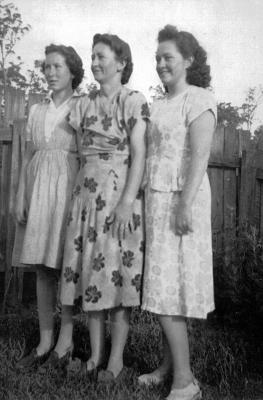 Doris, Gladys & Lela Hutchins