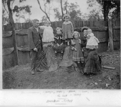 Thompson Family, Barrabup 1908. Walter, Beryl, Vida, Edna, Clara, Hazel, Clara (mother), Glady (to come)