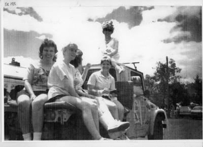 Jarrah Jerkers Jog, late 1980's. L-R Sandra Pitt, Nathan Marlow, ?, Jackie Myers, ?