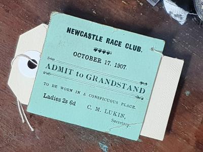 RACE CLUB TICKET