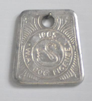 DOG LICENSE TAG 1985