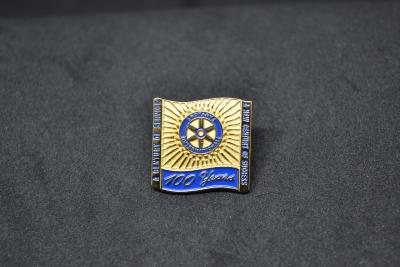 BADGE - ROTARY INTERNATIONAL 100 YEARS OF SERVICE