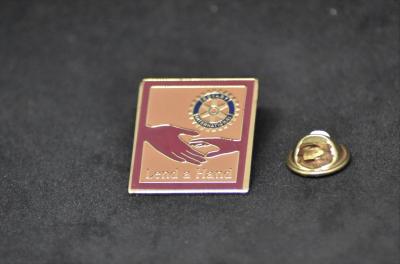 BADGE - ROTARY PRESIDENTIAL THEME LEND A HAND 2003-04