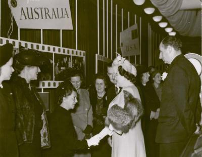 TANGNEY DOROTHY WITH QUEEN IN LONDON