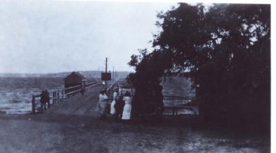 CLAREMONT JETTY, FRESHWATER BAY